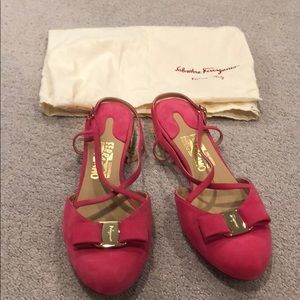 new Authentic Ferragamo pink low heel sandal